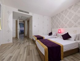 Raymar Resort & Aqua Hotel