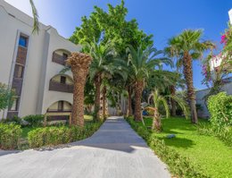 Latanya Park Resort