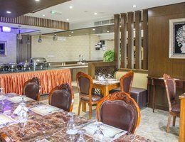 OYO 137 Clifton International Hotel