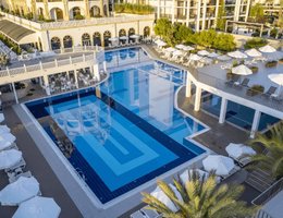 J'adore Deluxe Hotel & Spa