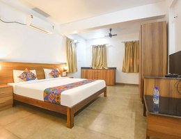 FabExpress Holiday Suites