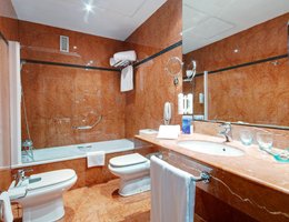 TRYP Valencia Oceanic