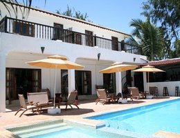 Moonshine Uroa Boutique Hotel