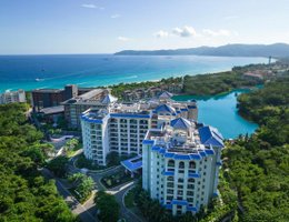 Holiday Inn & Suites Sanya Yalong Bay