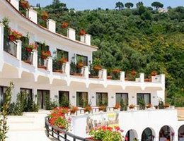 Punta Campanella Resort & Spa