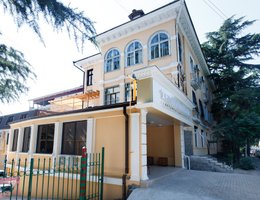 Театральный