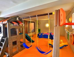 Thaproban Pavilion Waves