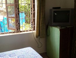 «Yellow House» Guest House