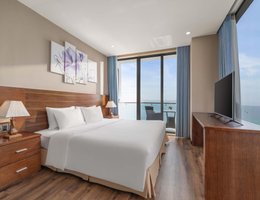 Yarra Ocean Suites Danang