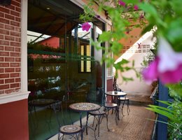 OUTDOOR INN & RESTAURANT