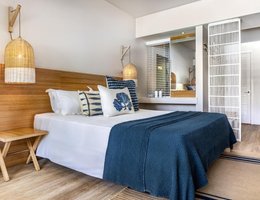 Lagoon Attitude (Adults Only)