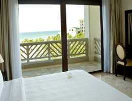 Olalani Resort & Condotel