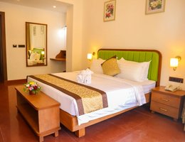 River Deck Baga Resort & Spa