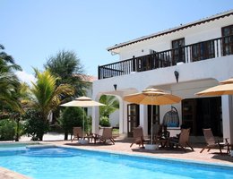 Moonshine Uroa Boutique Hotel