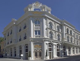 Albatros Premier Hotel