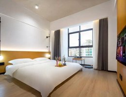 Daisy Inn Sanya Hotel