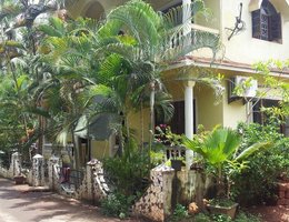 «Yellow House» Guest House