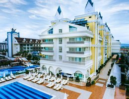 Dream World Resort & Spa