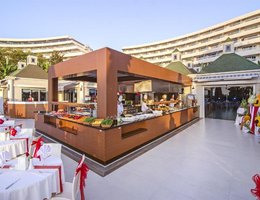 The Grand Blue Sky International Hotel