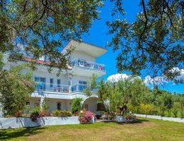 Xenios Faros Apartments