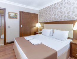 Latanya Park Resort