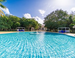 Resonance Blu Varadero (Adults Only)