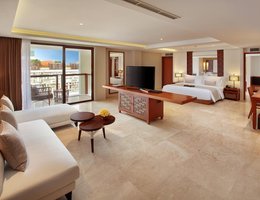 The Bandha Hotel & Suites