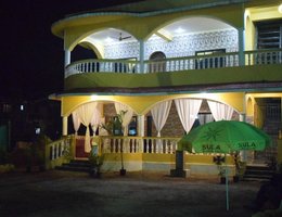 Guest House La Vega Resort