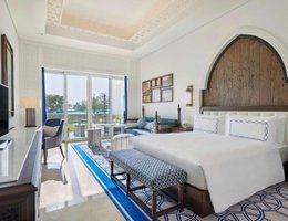 Hilton Salwa Beach Resort & Villas