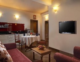 FabHotel Park Grand Royal Palms