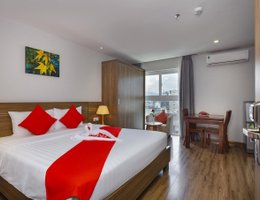 Maple Leaf Hotel & Apartment