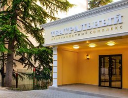 Театральный