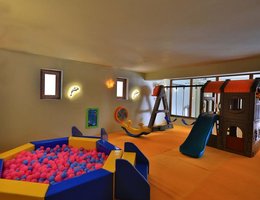 Thaproban Pavilion Waves