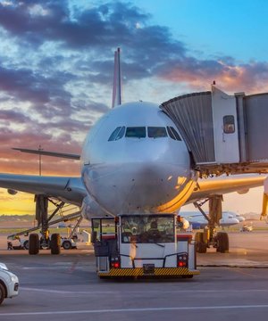 Чартер или регулярка? Кто быстрее довезёт до моря и без сюрпризов