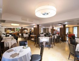Artemis Hotel