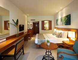 Woodlands Hotel & Resort