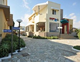 Golden Bay Hotel & Bungalows