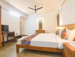 FabExpress Holiday Suites