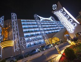 Azura Deluxe Resort & Spa