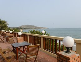 Hon Rom Central Beach Resort