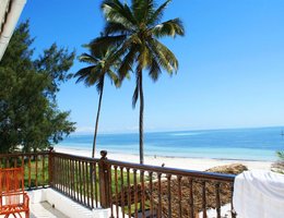 Moonshine Uroa Boutique Hotel