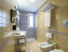 Artemis Hotel