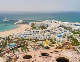 Hilton Salwa Beach Resort & Villas