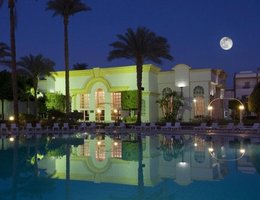 Cataract Pyramids Resort