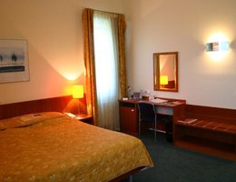 Ramada Airport Hotel Prague